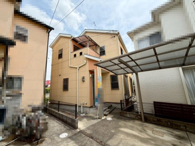 【駐車場】 | 和田町　中古一戸建 | 駐車場付きです。カラーライフも車庫付き中古戸建でばっちりエンジョイできます。
