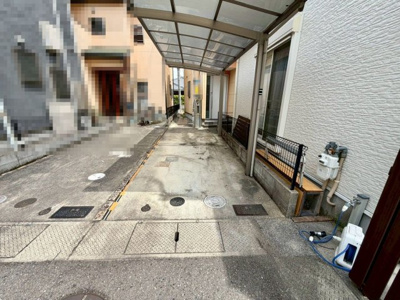 【駐車場】 | 和田町　中古一戸建 | 【全室２面採光】明るい室内は、風通しも良く、大変居心地の良い空間となっております♪爽やかな風を感じて起きる朝は、快適生活の始まりに！