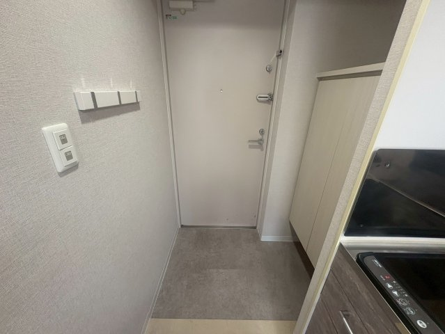 SERENITE江坂四番館の玄関