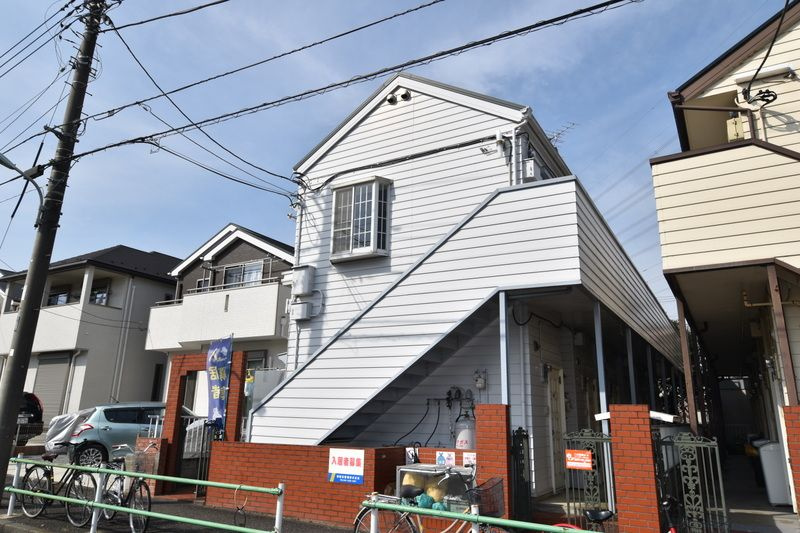 日野市平山４丁目のアパートの外観