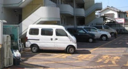 サニーマンションの駐車場