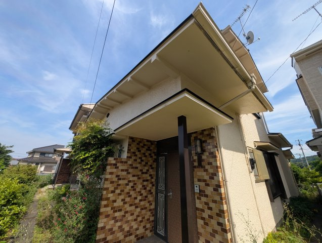 ~青梅千ヶ瀬町3丁目~ Newly built houseの外観|【outward appearance】
◆外観◆外壁のサイディングは軽量化で高い耐震性を発揮、加えて外壁に付着した汚れを雨でクリーニング。防汚でお手入れいらずで大変重宝します。※解体前の写真です。