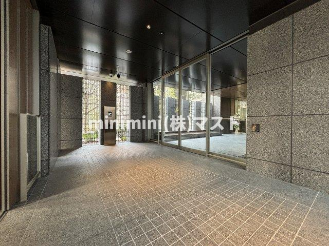 ローレルタワー堺筋本町のロビー
