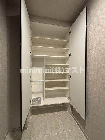 ローレルタワー堺筋本町の収納