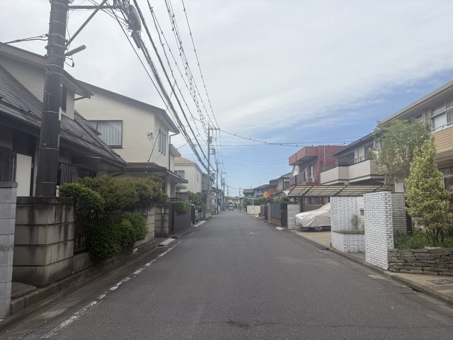 敷地面積48坪　売地　川越市上戸新町の前面道路含む現地写真|北東側公道約約6.2ｍ、約11ｍ接道！お車の出し入れもラクラクです♪