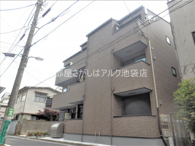 豊島区池袋本町１丁目のアパートのその他共用部分|タイル張りのオシャレで落ち着いたデザインです。日当たりも◎♪