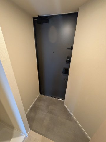 Log登戸station westの玄関|同間取り別部屋の参考写真です。