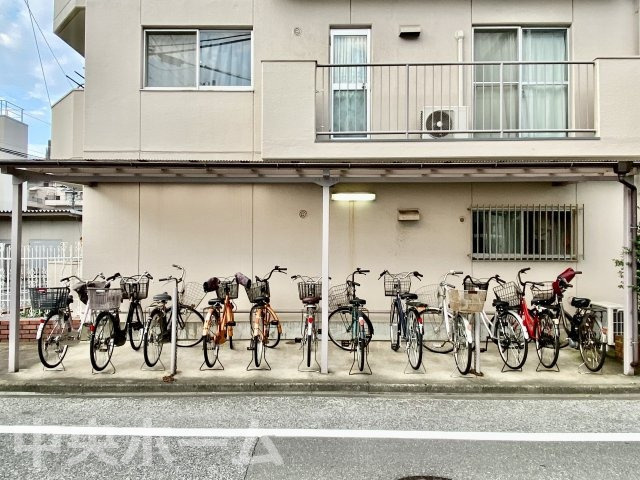 ライオンズマンション尾久第2の駐輪場|【自転車置き場】最新の空き状況や費用などの詳細は担当スタッフまでお問い合わせください。