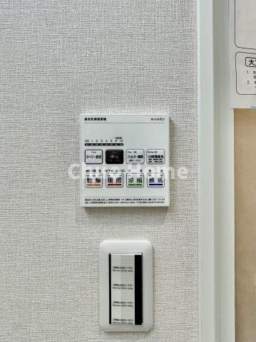 ライオンズマンション尾久第2の冷暖房・空調設備|【浴室乾燥機】暖房・冷風・換気・乾燥が可能です。毎日を快適に過ごせるうれしい機能が揃っています。雨の日の洗濯物も安心です。