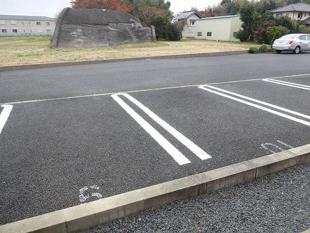 フォレストⅥの駐車場