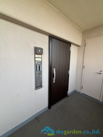 ダイアパレスグランデージ湘南平塚の玄関