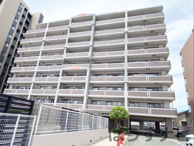 アムール長者原駅前