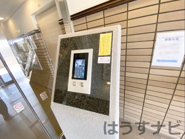 アムール長者原駅前の防犯設備|オートロックを採用したエントランス！
居住者以外の立ち入りを抑え、防犯面にも配慮されたマンションです！