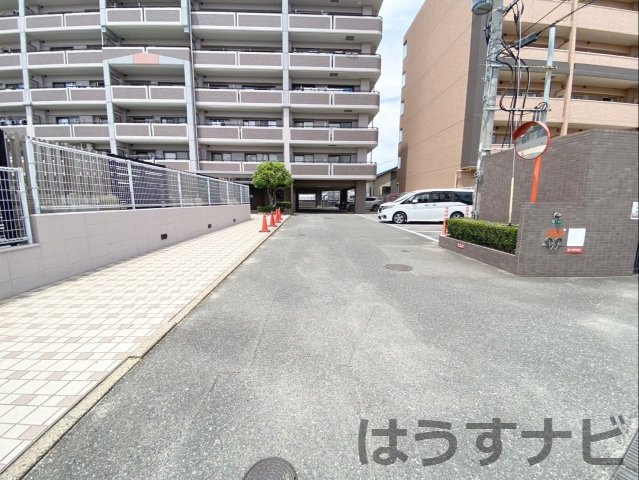 アムール長者原駅前の駐車場|機械式駐車場のみ空きがあります！