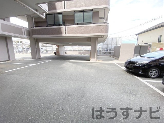 アムール長者原駅前の駐車場|機械式駐車場のみ空きがあります！