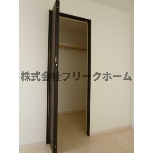 小金井市東町３丁目のアパートの収納