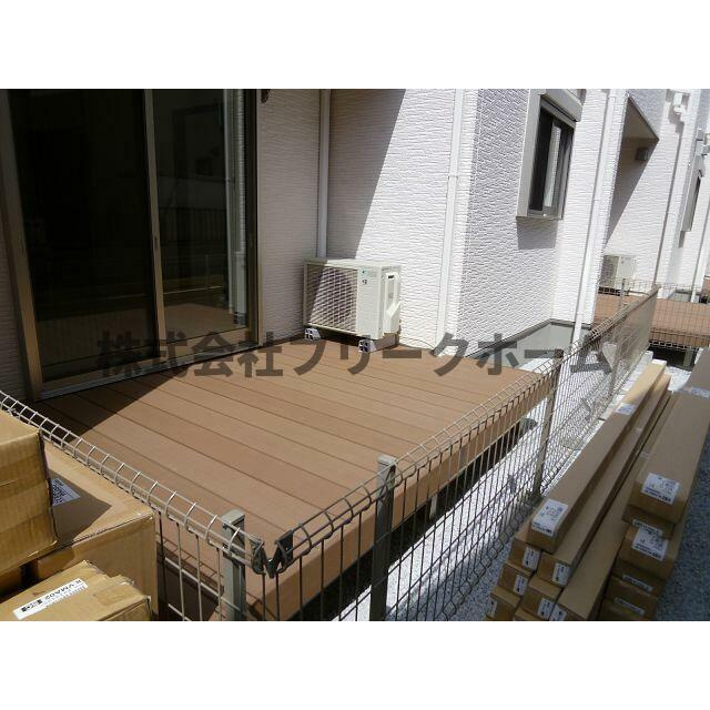 小金井市東町３丁目のアパートのバルコニー