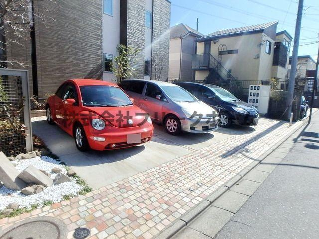 小金井市東町３丁目のアパートの駐車場