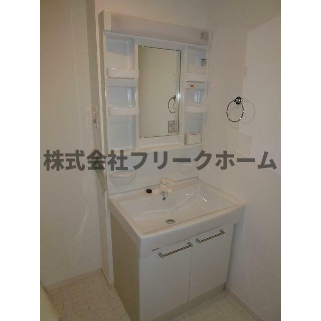 小金井市東町３丁目のアパートの洗面所