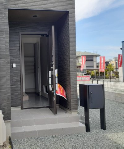熊本市南区御幸木部３丁目の新築一戸建の玄関