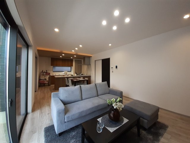 熊本市南区御幸木部３丁目の新築一戸建の居間・リビング|LDK18帖
