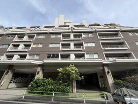 シャトー東洋南青山の外観