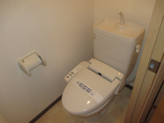 福岡市博多区築港本町の賃貸マンションのトイレ