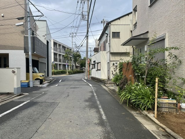 江戸川区東小岩1丁目　新築戸建ての前面道路含む現地写真