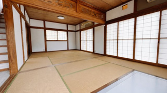 【和室】 | 高屋貸家 | 現状は荷物があります。