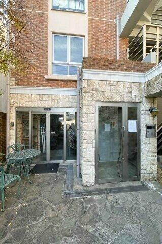 所沢市緑町４丁目の賃貸マンションのエントランス