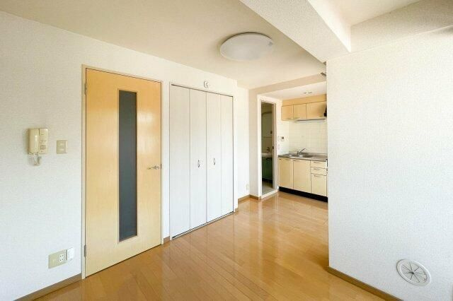 所沢市緑町４丁目の賃貸マンションの洋室