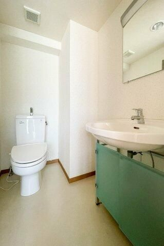 所沢市緑町４丁目の賃貸マンションのトイレ