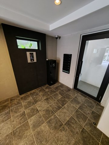 MURO三軒茶屋のエントランス