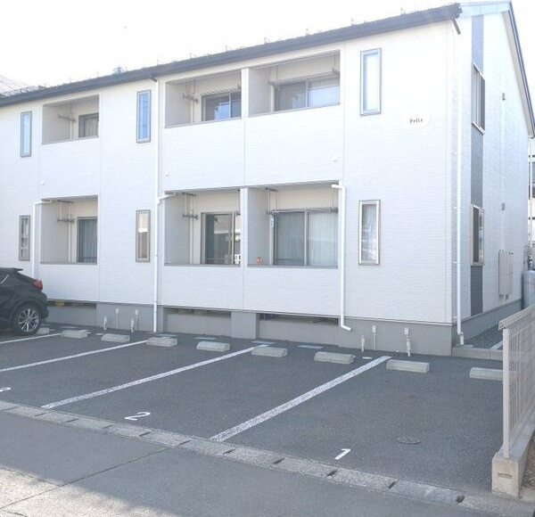 Feliz(フェリス)の駐車場