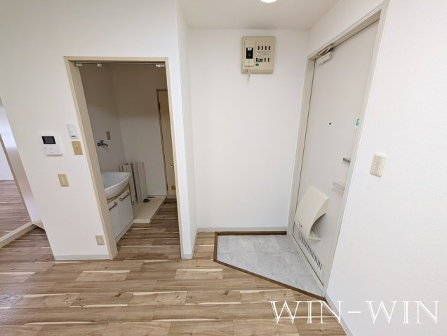 高師パークハイツ B棟の玄関