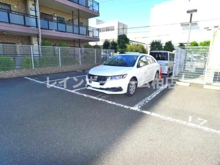 【仲介手数料：50％OFF】対象物件！の駐車場|駐車スペースもあります