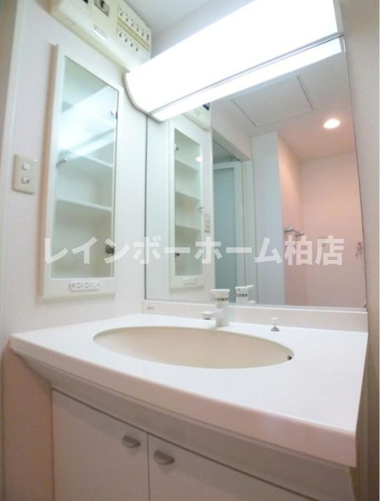 【仲介手数料：50％OFF】対象物件！の洗面所|広い洗面スペース