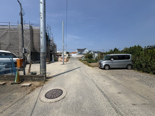 【その他】 | 福岡市東区奈多3丁目1期　1号棟（全4棟）【仲介手数料無料・0円】 | 現地写真。前面道路です。