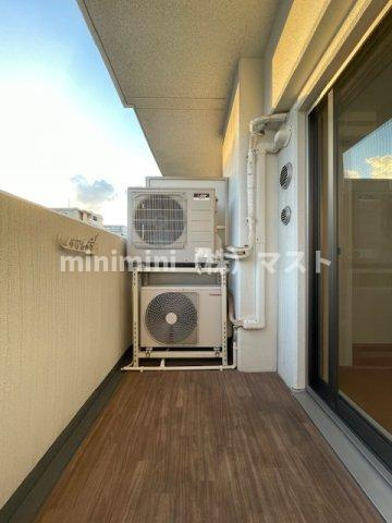 セレニテ夕陽丘ESTのバルコニー
