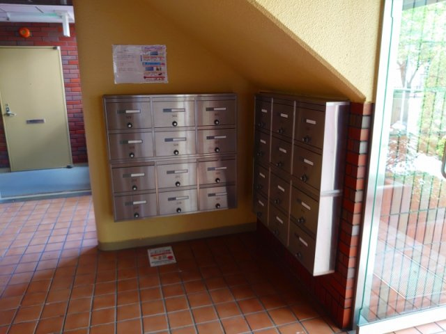 アビタシオン西緑丘のエントランス