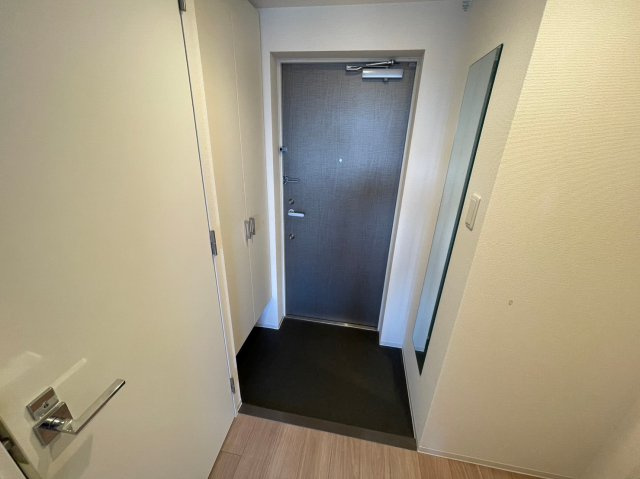 セレニテ甲子園プリエの玄関