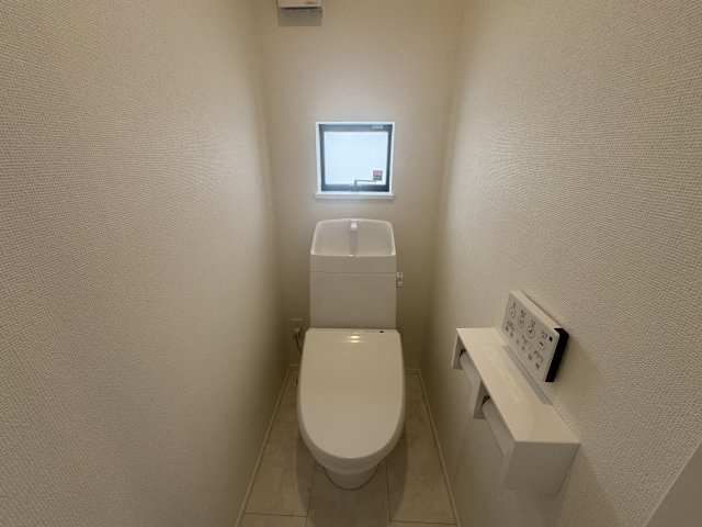 沖縄市知花（全5棟）A・B号棟のトイレ|B号棟　温水洗浄便座♪
