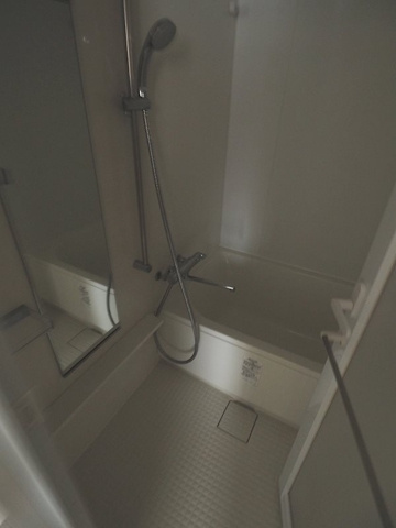 レジディア三軒茶屋Ⅲ の浴室