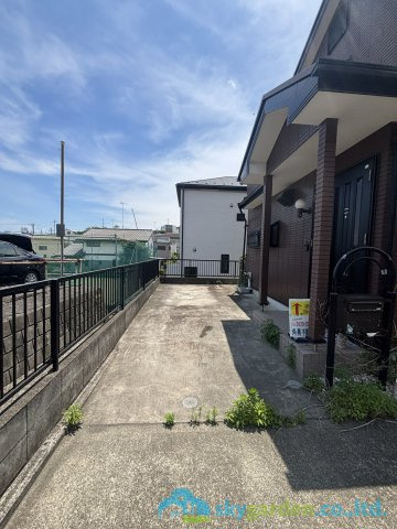 平塚市広川　中古戸建の駐車場