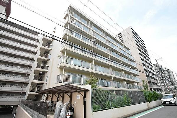 ファミリーコーポ緑地公園の外観
