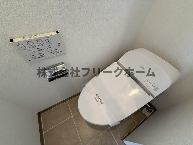 武蔵野市吉祥寺東町１丁目の賃貸マンションのトイレ