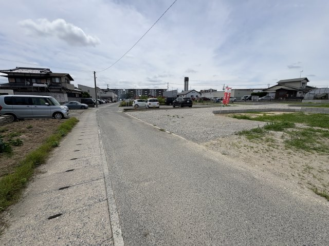【その他】 | 福岡市東区奈多3丁目1期　2号棟（全4棟）【仲介手数料無料・0円】 | 現地写真。前面道路です。