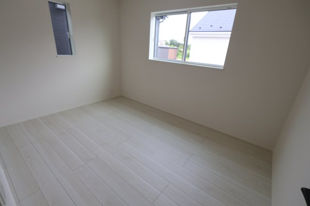 《仲介手数料無料》岩槻区城南１丁目5-41-1新築一戸建てリナージュの洋室