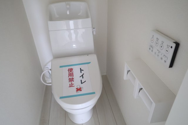 《仲介手数料無料》岩槻区城南１丁目5-41-1新築一戸建てリナージュのトイレ|2階