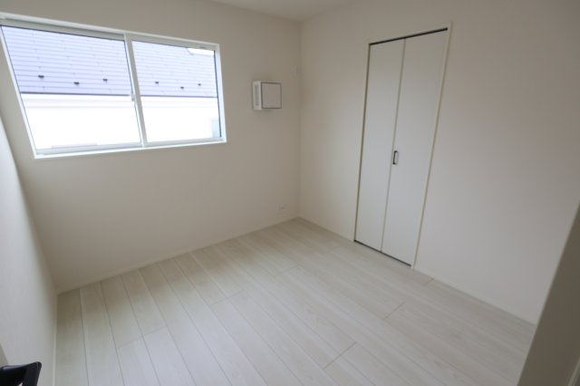 《仲介手数料無料》岩槻区城南１丁目5-41-1新築一戸建てリナージュの洋室